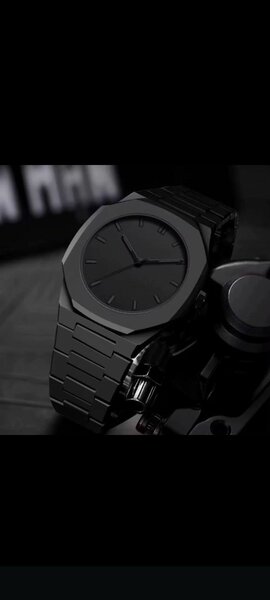 Montre élégante noire