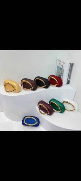 Pochette élégante en cuir