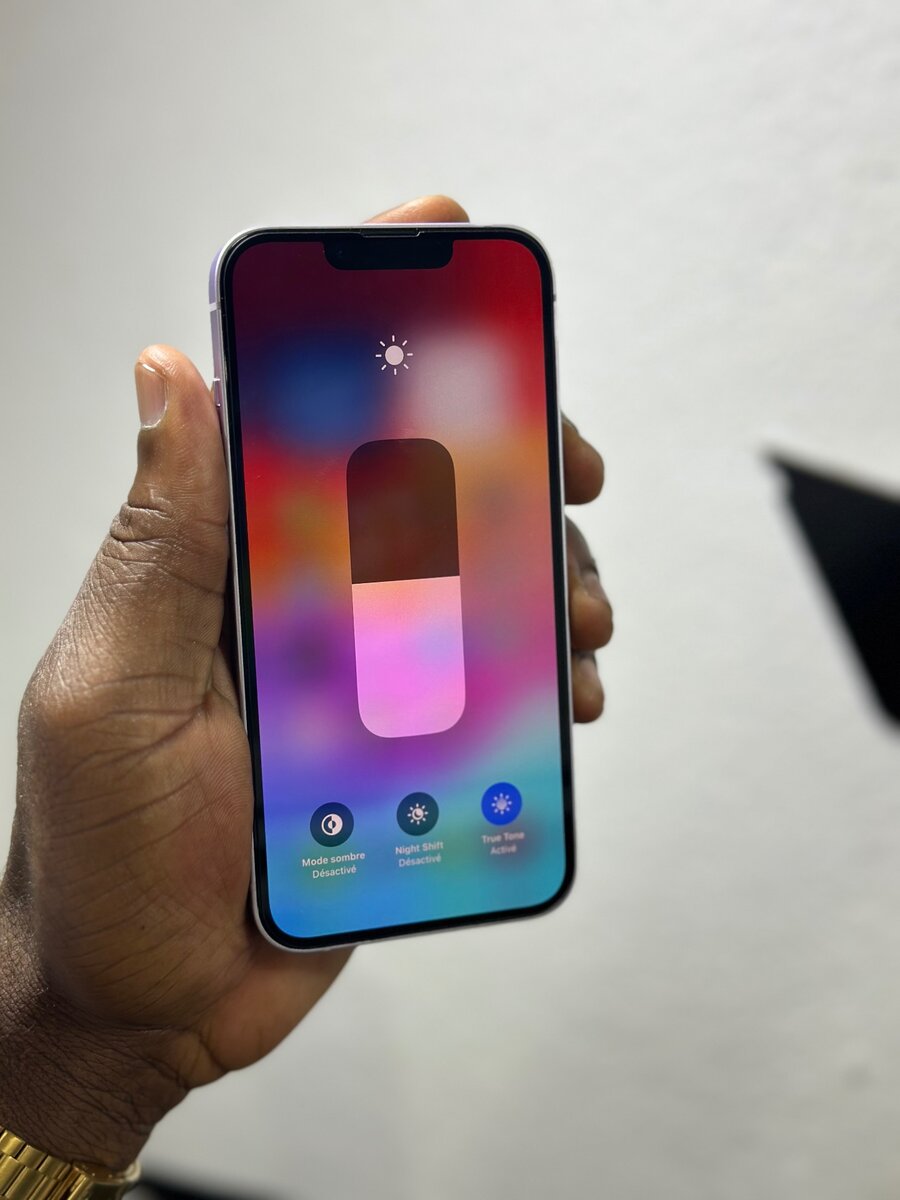 iPhone 14 simple 128Go avec carton 10/10