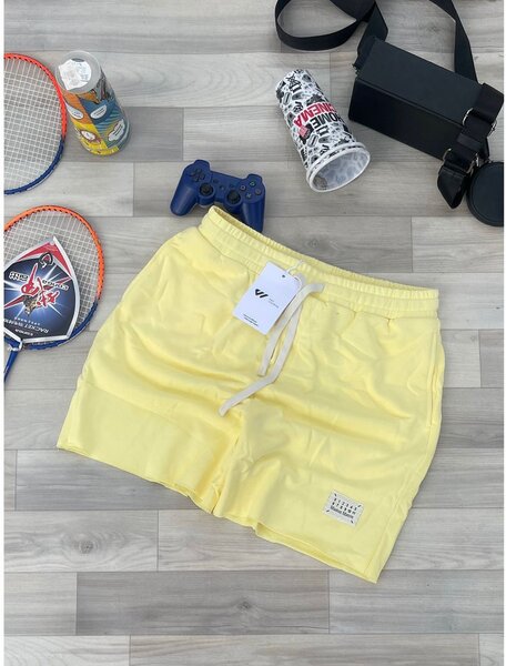 Short en polyester jaune