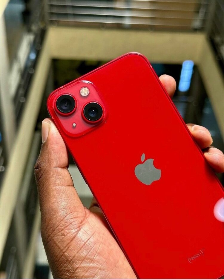 iPhone 13 ( pre owner )