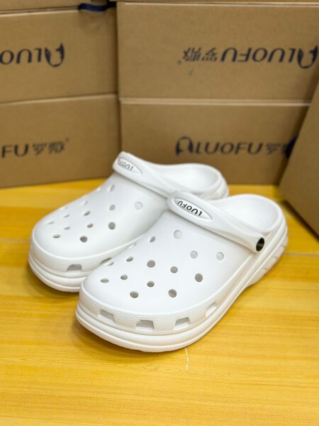 Sabots blancs confortables