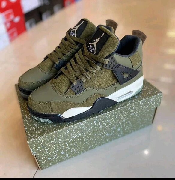 Air Jordan 4 (olive green)