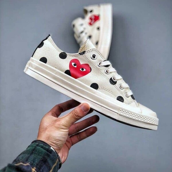 Chaussure CDG de qualité