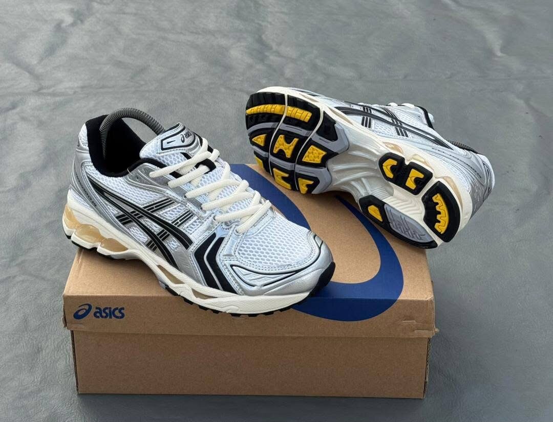 Chaussures de Running Asics Performantes