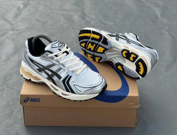 Chaussures de Running Asics Performantes