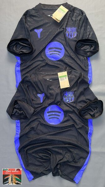 Maillot de football noir