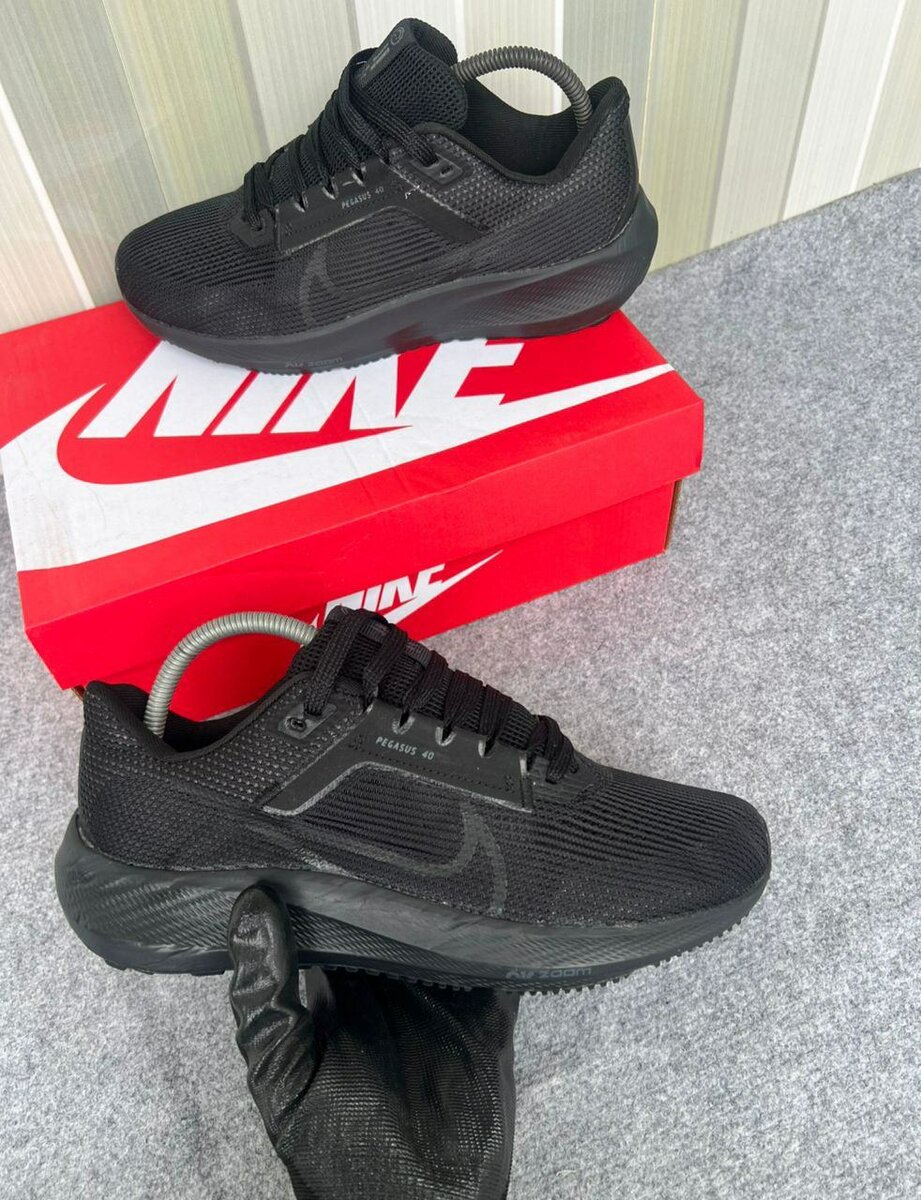 Chaussures de sport noires Nike