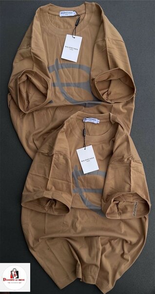 T-shirts marron logo moderne