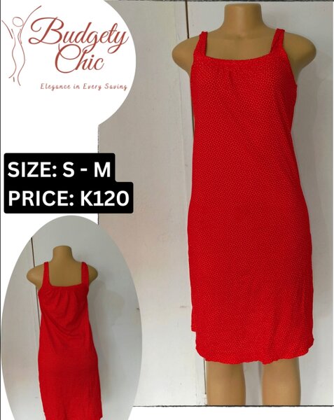 Chic women's dress color black size: s -m