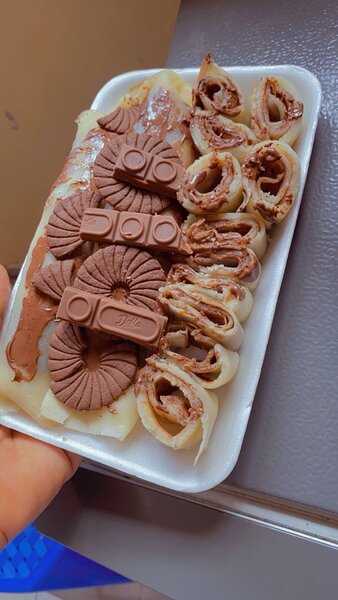 Crêpes au chocolat et biscuits