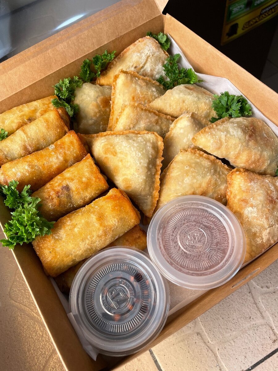 Box pastel et nem à la viande