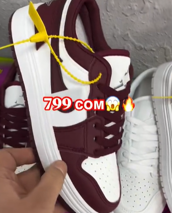 кроссовки женские спортивные 