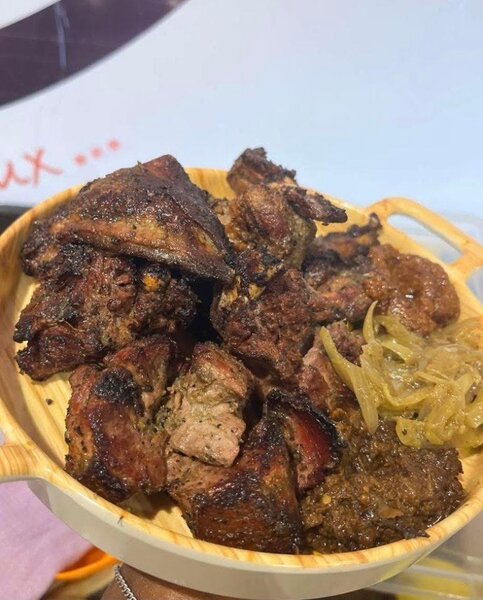 Plat de viande grillée