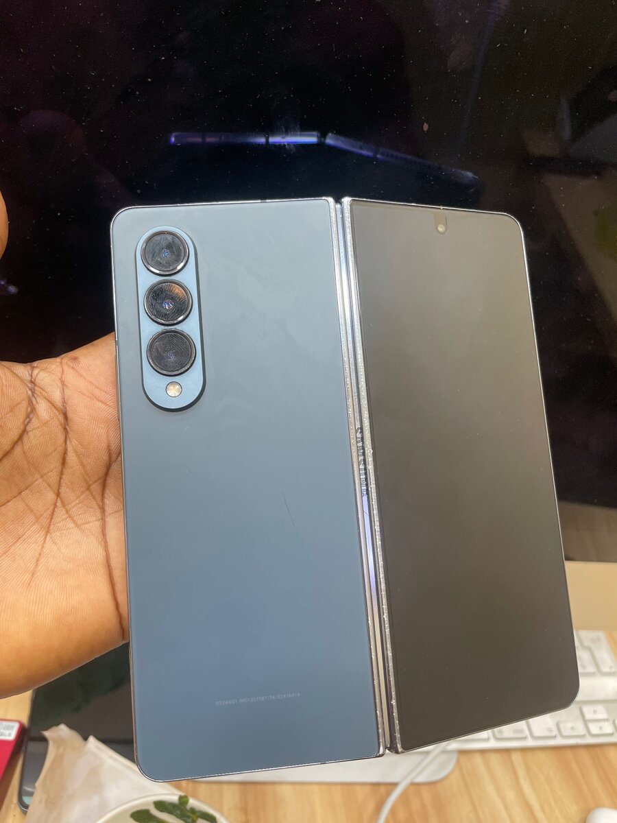 Samsung Zfold 4 256gb tache sur écran