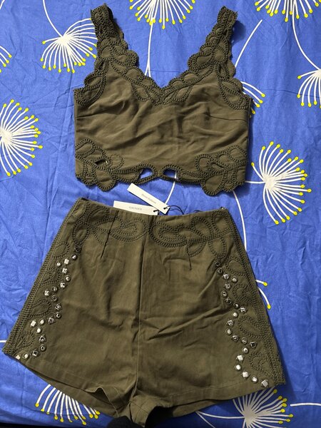 Ensemble court brodé kaki