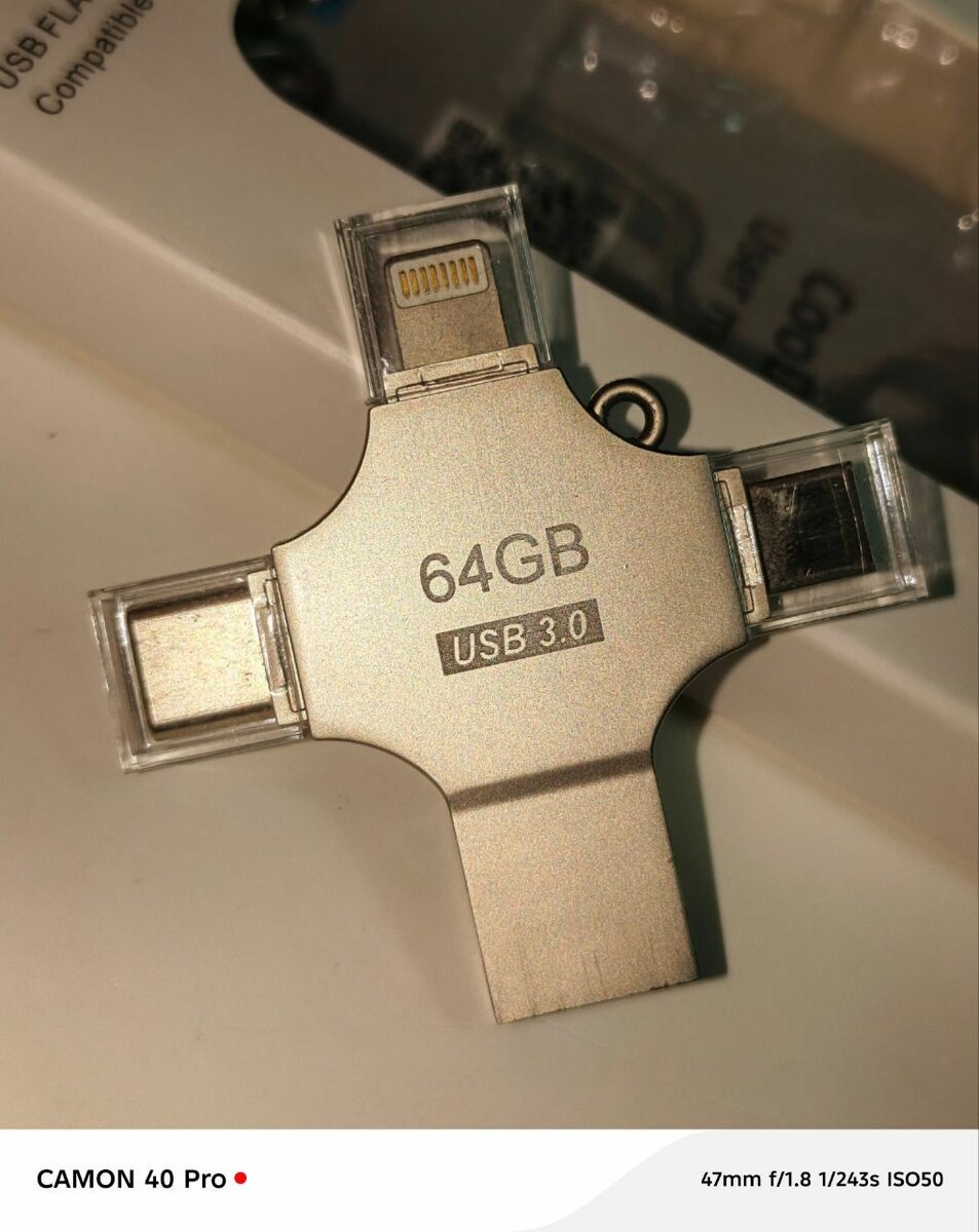 64 GB - Clé USB Modèle 4 en 1
