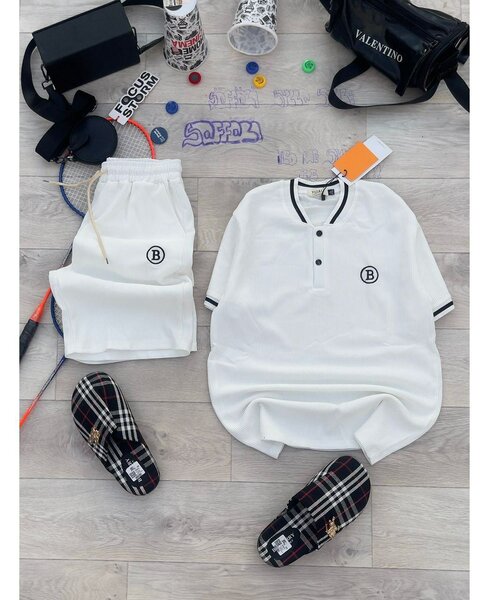 Ensemble de sport blanc moderne