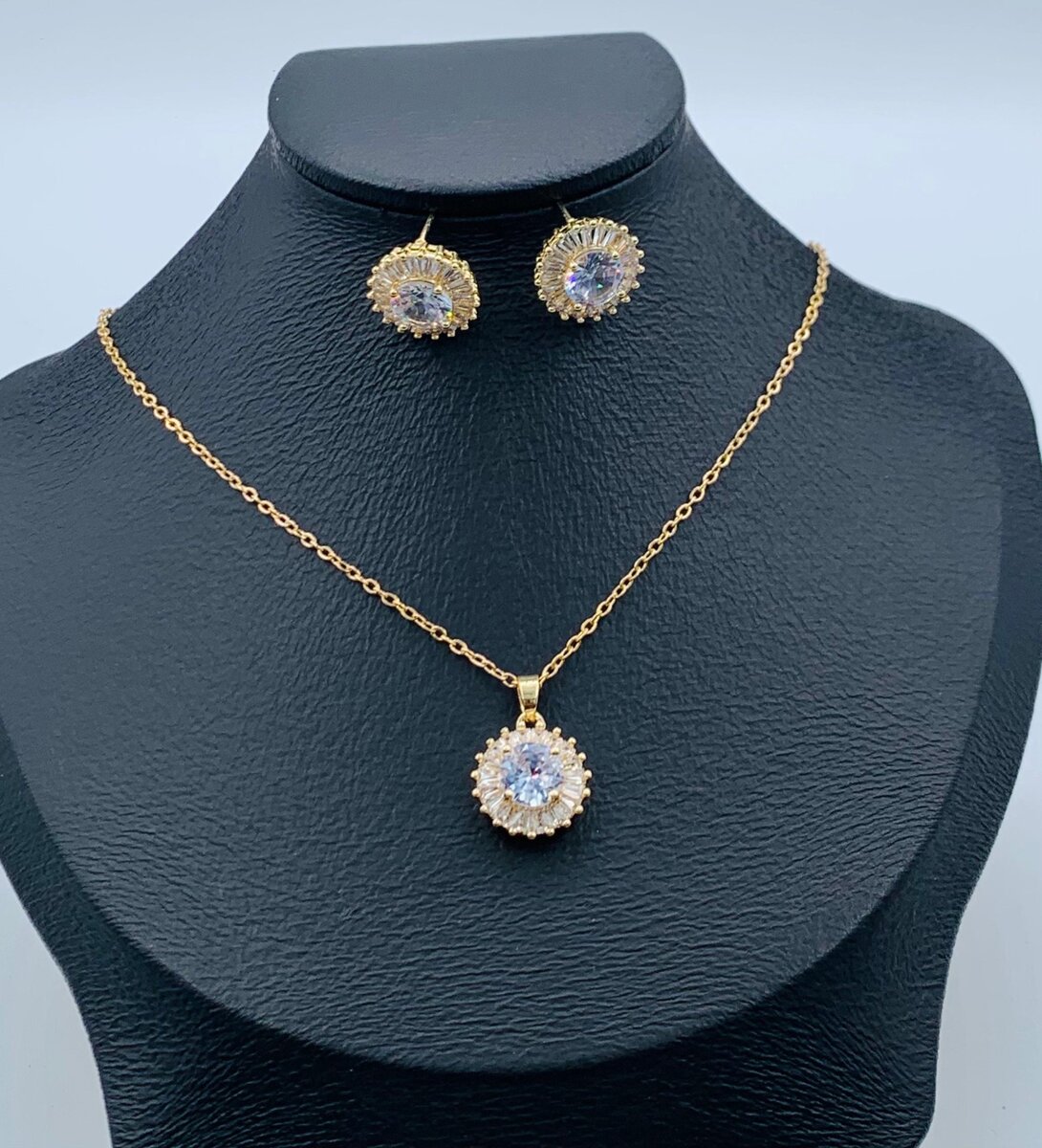 Heart necklace with earrings