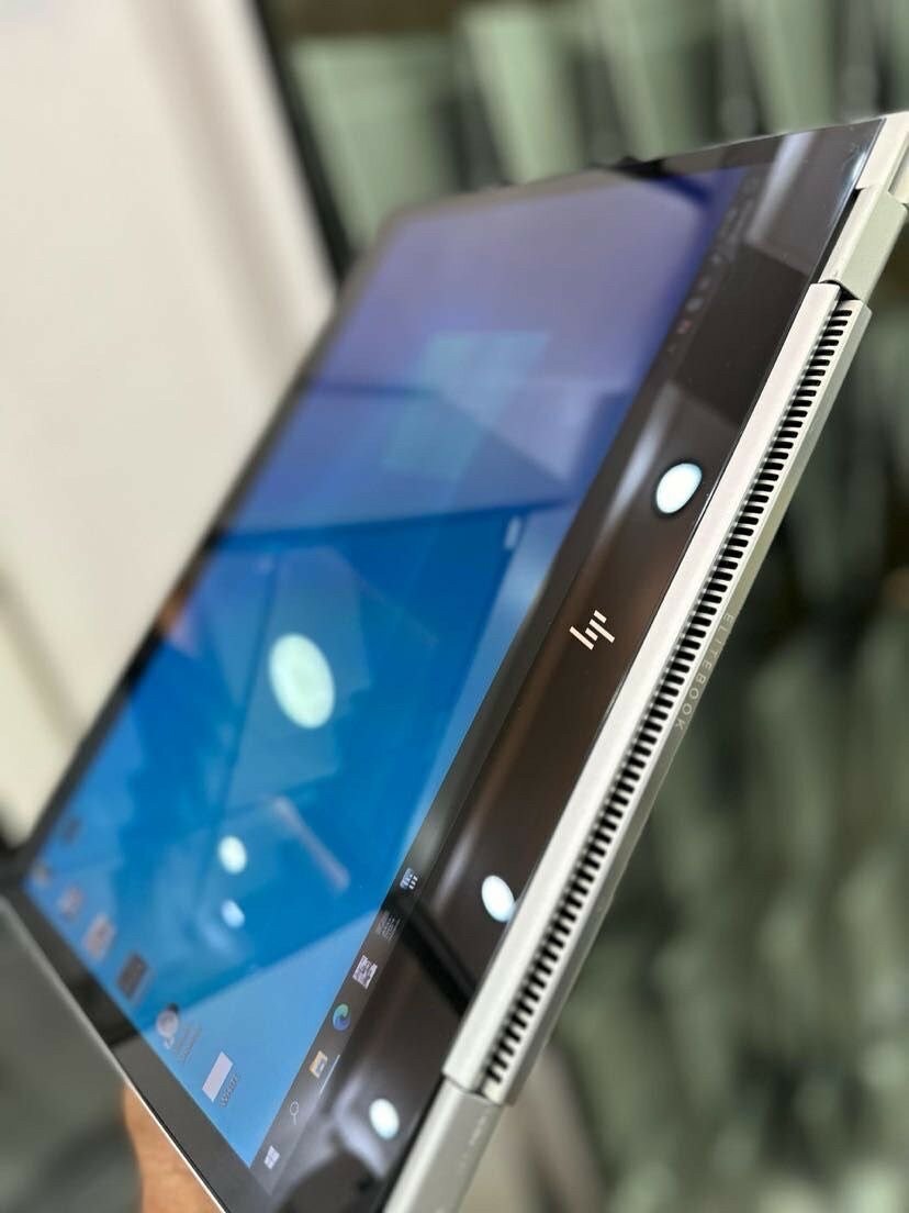 *HP ELITEBOOK 1030 G2*