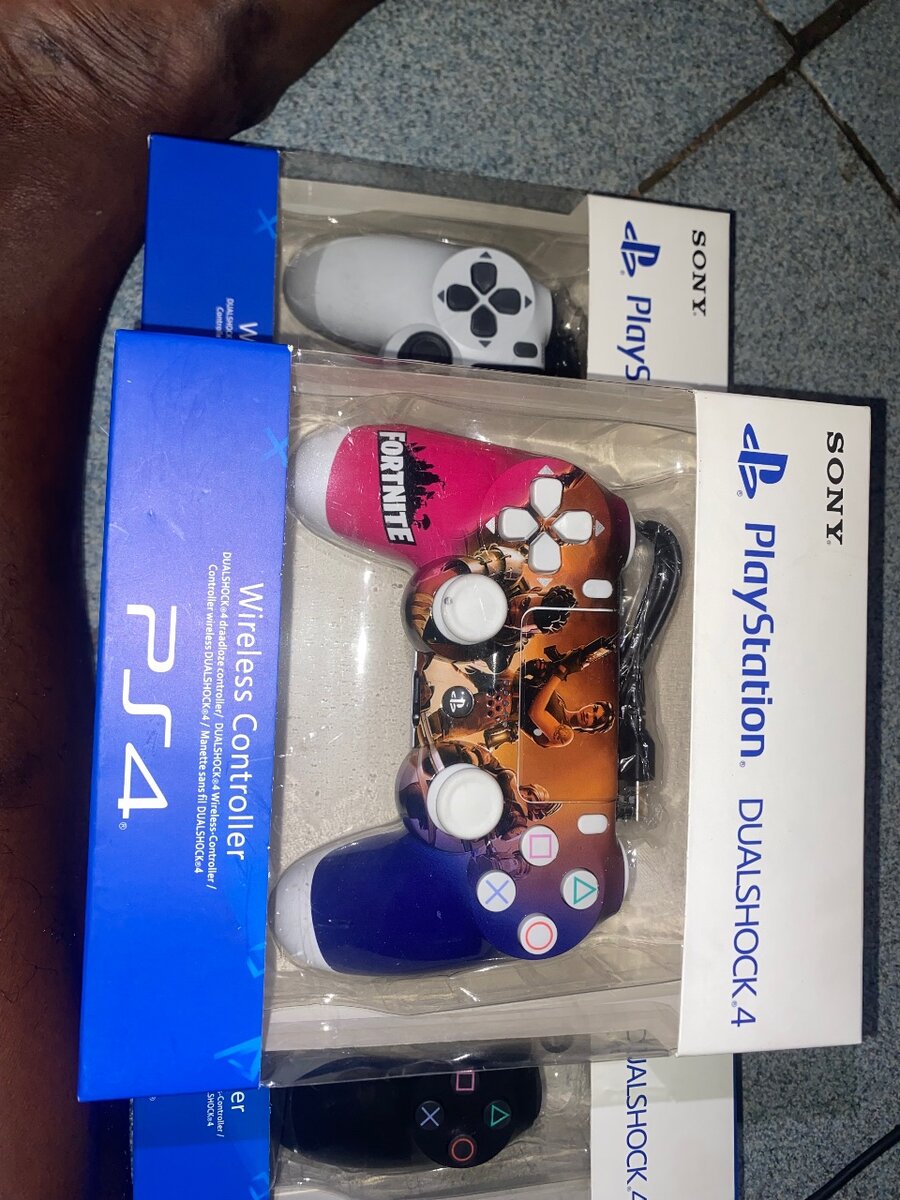 PS4 Controller