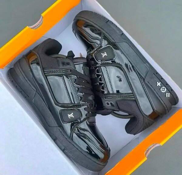 LOUIS VUITTON CLASSIC