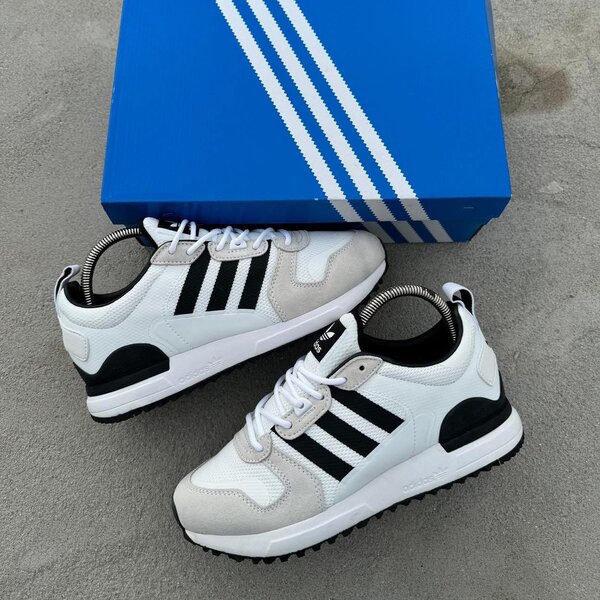 Chaussures de sport blanches adidas