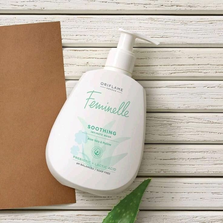 Oriflame Feminelle Soothing Intimate Wash with Aloe Vera and