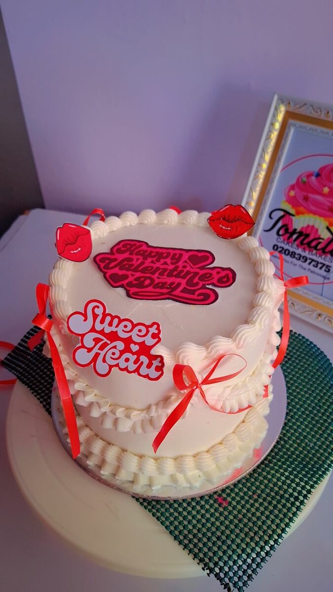 6inches Vintage Valantine Cake