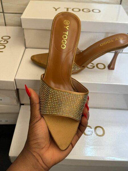 Sandales à talons glamour