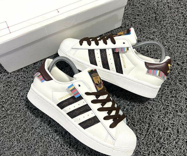 Chaussures Adidas Superstar Classiques