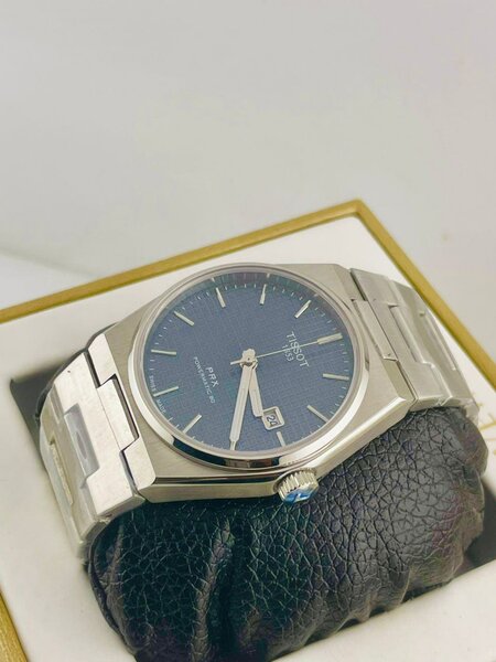 Montre élégante en acier inoxydable