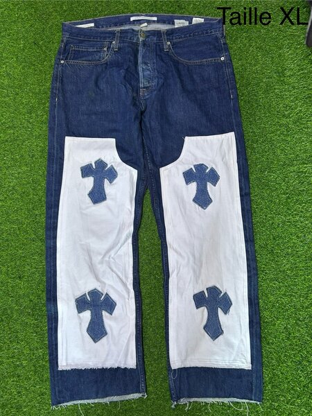 Pantalons customisés croix