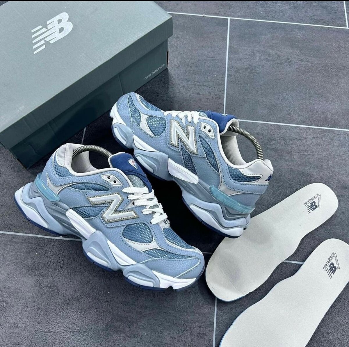 NEW BALANCE 9060
