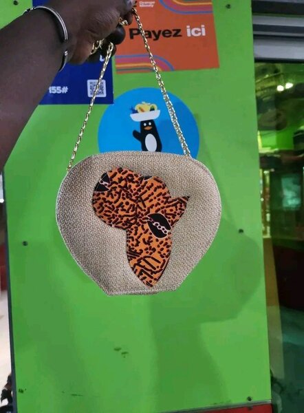 Sac à main en paille africain