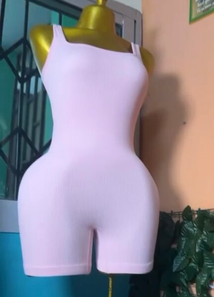 Combinaison gainante élégante