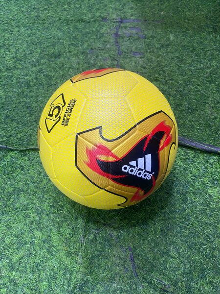 Ballon de football Adidas