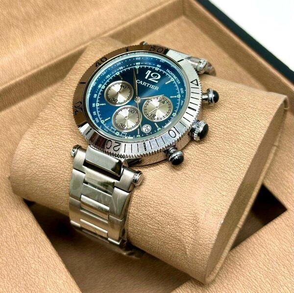 Montre de luxe en acier inoxydable