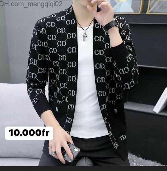 Des pulls cardigan, noire