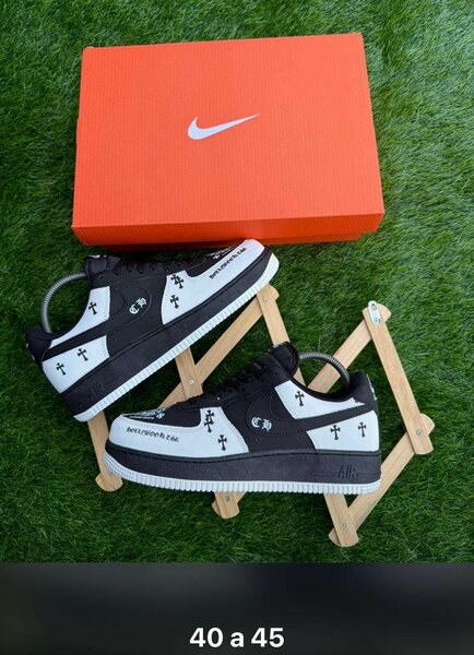 Baskets Noires et Blanches Stylées