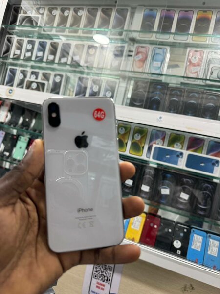 IPHONE X 64GIGA SECONDE MAIN (Sans face ID)