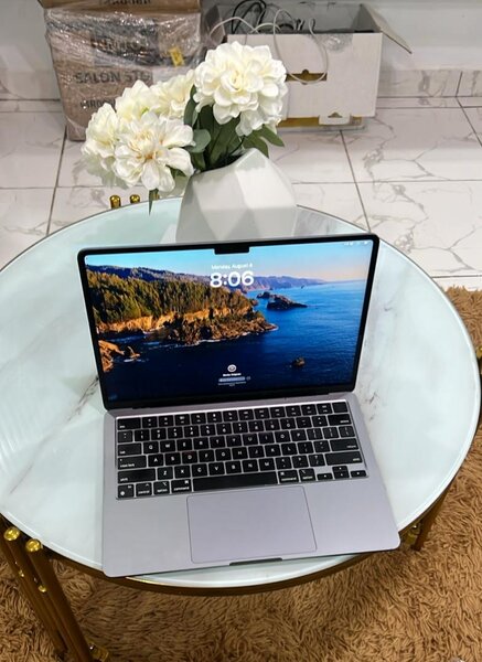 MacBook M2 2022