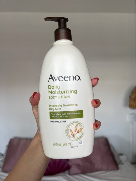 Aveeno Daily Moisturizing lotion