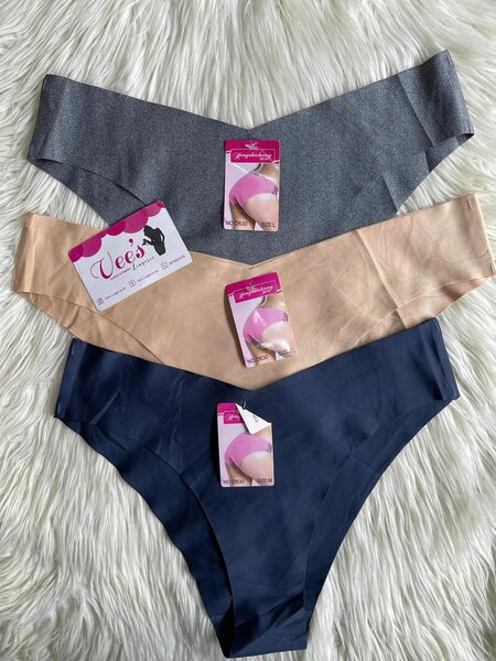 Strings et culottes pour femmes