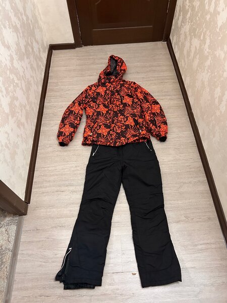 Горнолыжный костюм