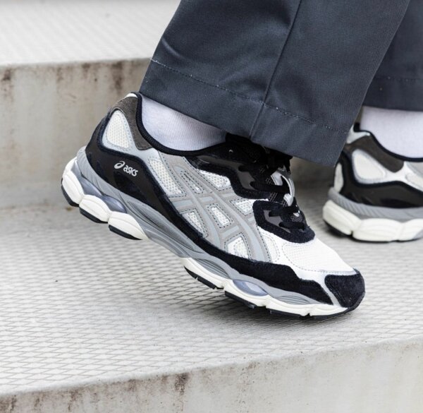 Chaussures de sport Asics élégantes