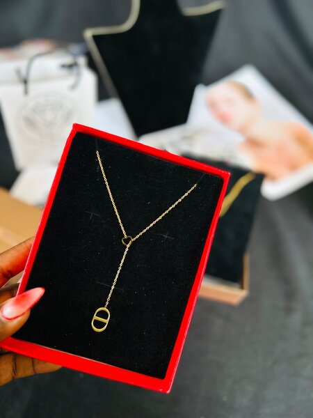 Colliers élégants en or