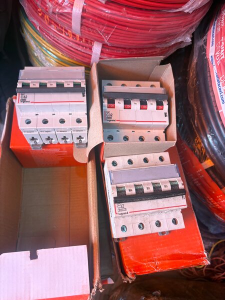 Disjoncteur 32A Sécurité