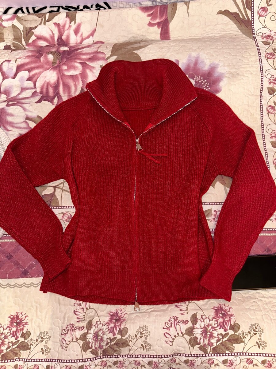 Свитер отличного качества