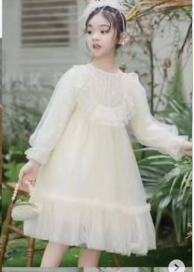 Красивое белое платье для девочек. 